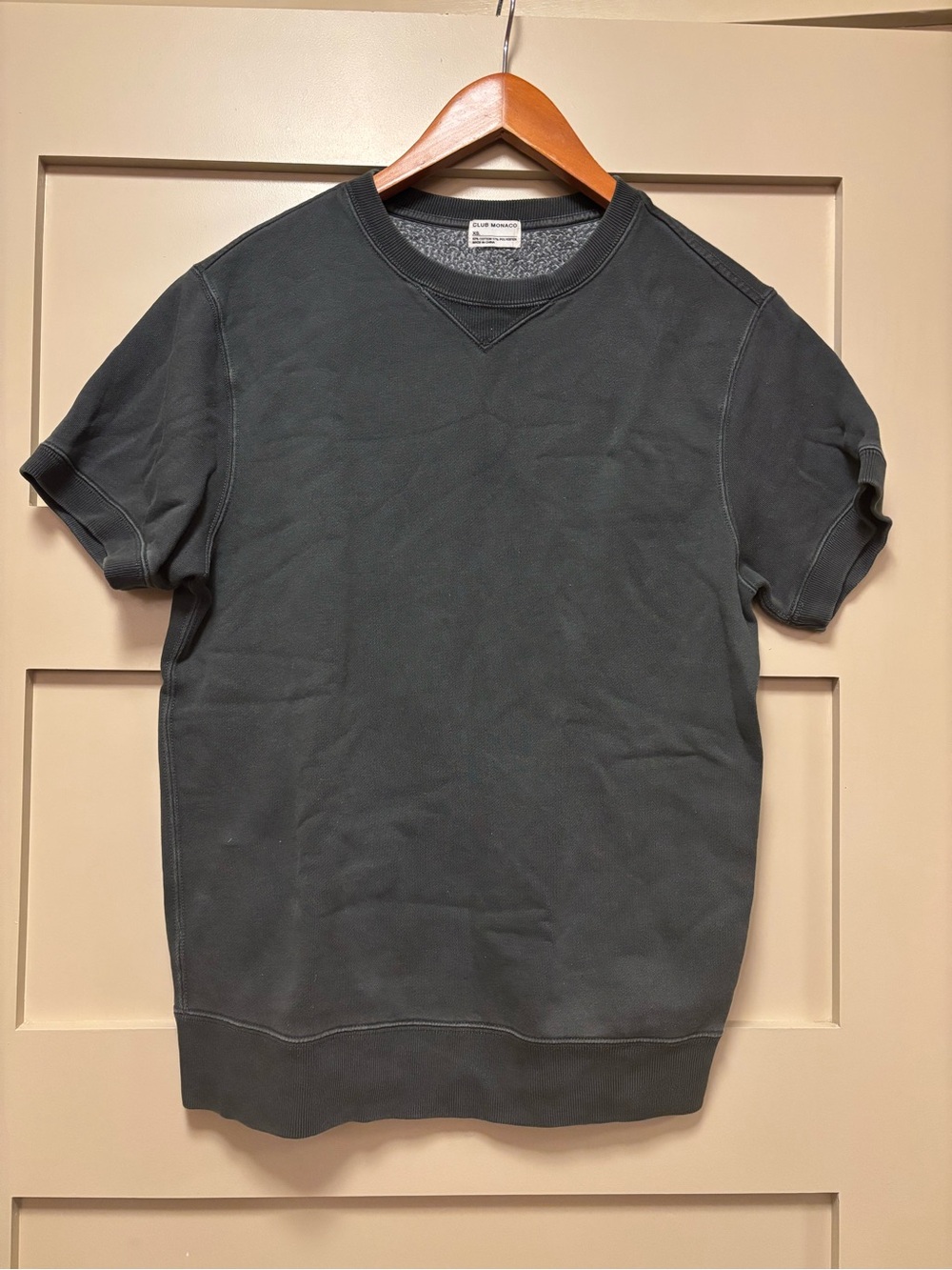 CLUB MONACO Short Sleeve Sweatshirt Top Dark Grey Raglan Sport Lounge Retro Look